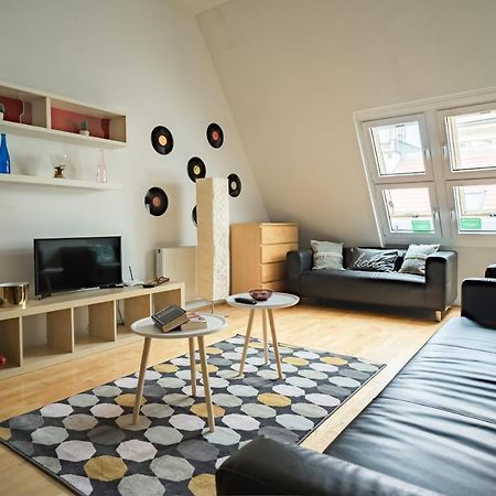 Central Apartment At Gozsdu Court, 60 Sqm, 2 Rooms With 2 Ac, Elevators, Kitchen Budapest Exteriör bild