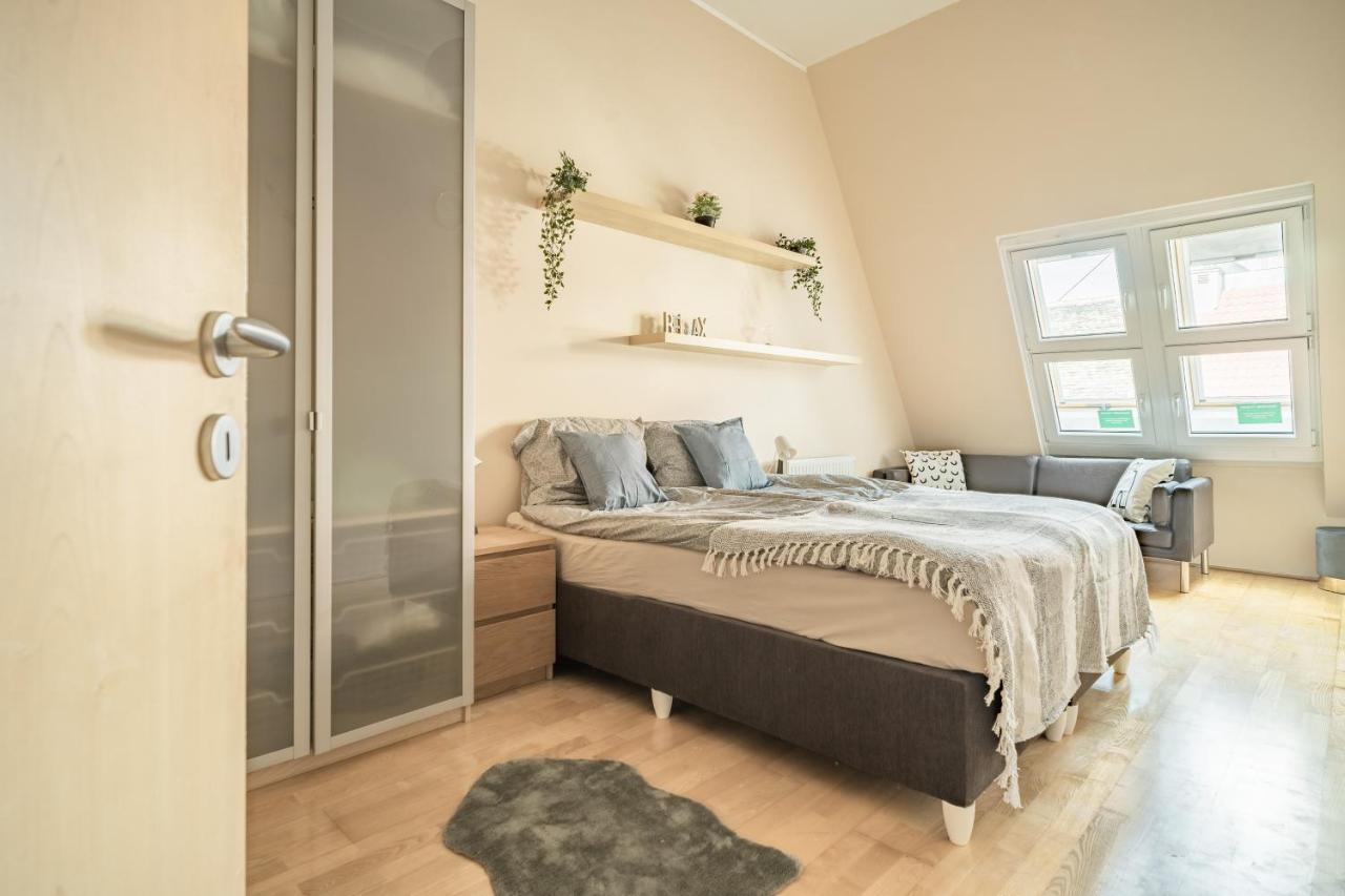 Central Apartment At Gozsdu Court, 60 Sqm, 2 Rooms With 2 Ac, Elevators, Kitchen Budapest Exteriör bild